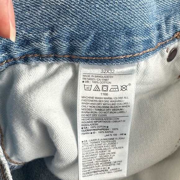 2/$20 JEANS WOMENS OLD NAVY Light Blue Lived In Denim 32x32 Straight Leg Loose - Picture 4 of 7
